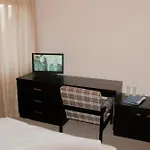 Everest Hotel