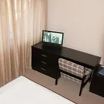 Everest Hotel 2*