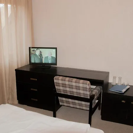 Everest Hotel