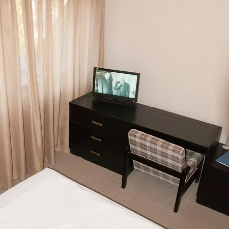 Everest Hotell 2*
