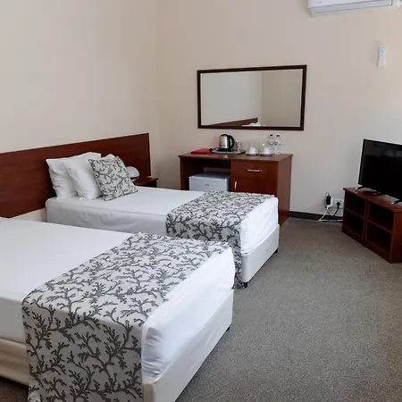 Everest Hotel