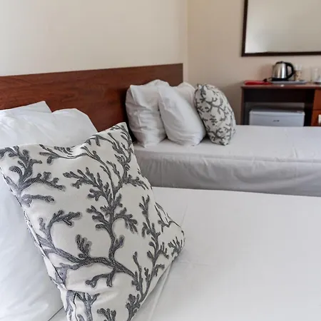 Everest Hotel 2*