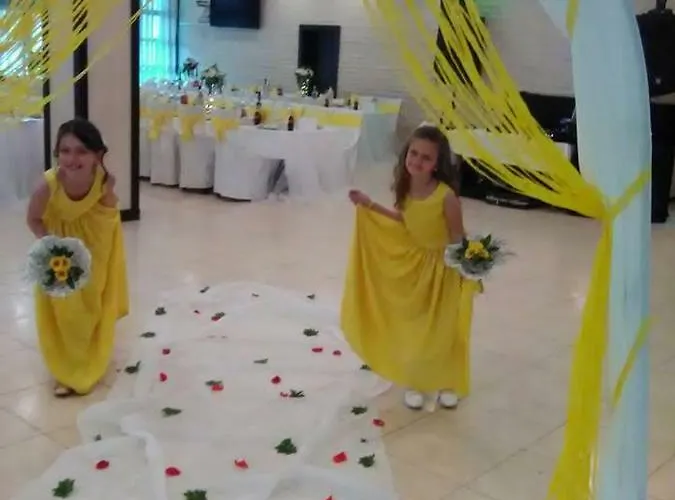 Хотел еверест 2*